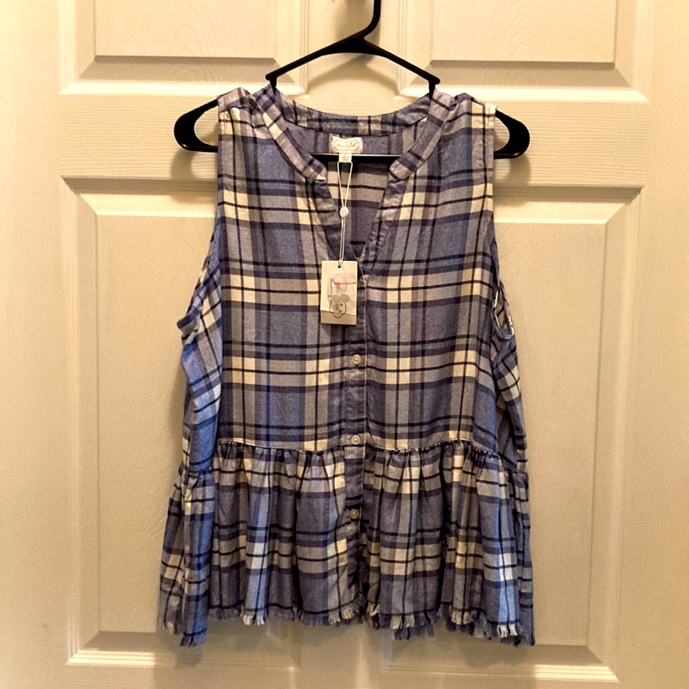 NWT Cute v-neck sleeveless button up Mudpie size L frayed bottom